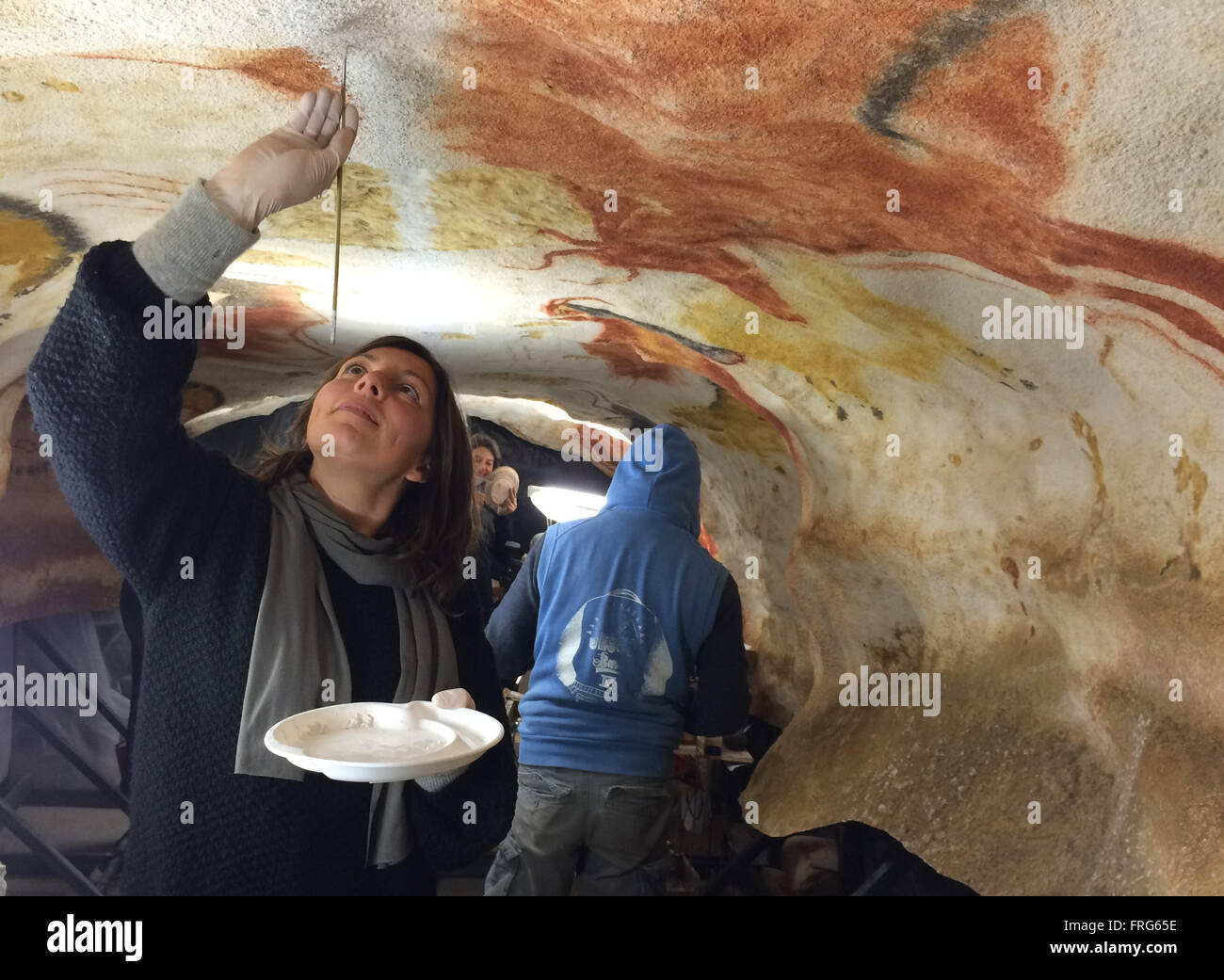 Lascaux, Frankreich. 3. März 2016. Reproduktion von einem Höhlenmalereien in der Höhle "Lascaux IV", fotografiert in Lascaux, Frankreich, 3. März 2016. Die Kopie der berühmten Höhle in Südfrankreich öffnet am 15. Dezember 2016. Lascaux IV. ist die erste komplette Repolica aus einer Höhle und seine Gemälde. Foto: Sabine Glaubitz/Dpa/Alamy Live-Nachrichten Stockfoto