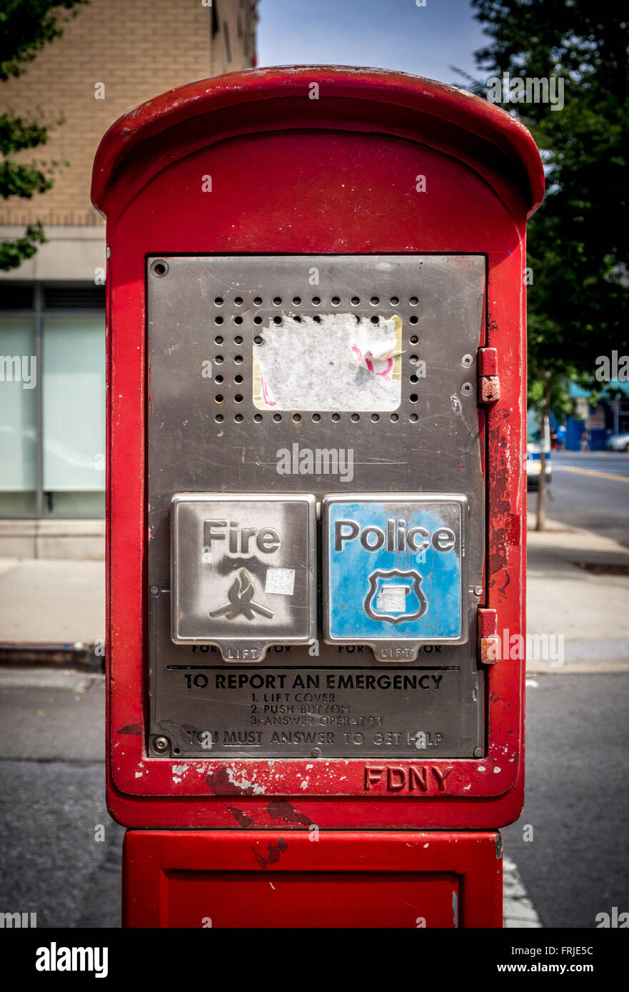 Feuerwehr und Polizei emergency Call Box, New York City, USA. Stockfoto