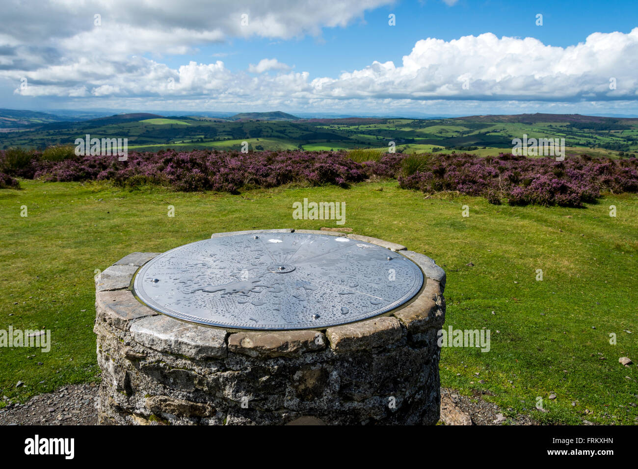 Die Topograph (Ansicht-Indikator) auf dem Gipfel des Long Mynd Ridge, in der Nähe von Kirche Stretton, Shropshire, England, UK Stockfoto