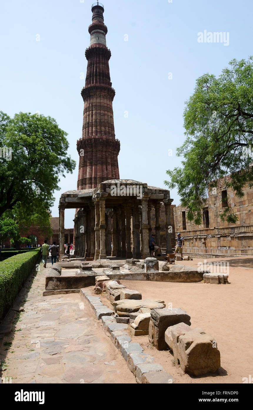 Qutub Minar, das höchsten Backstein-Minarett in der Welt, Mehrauli, Delhi, Indien Stockfoto