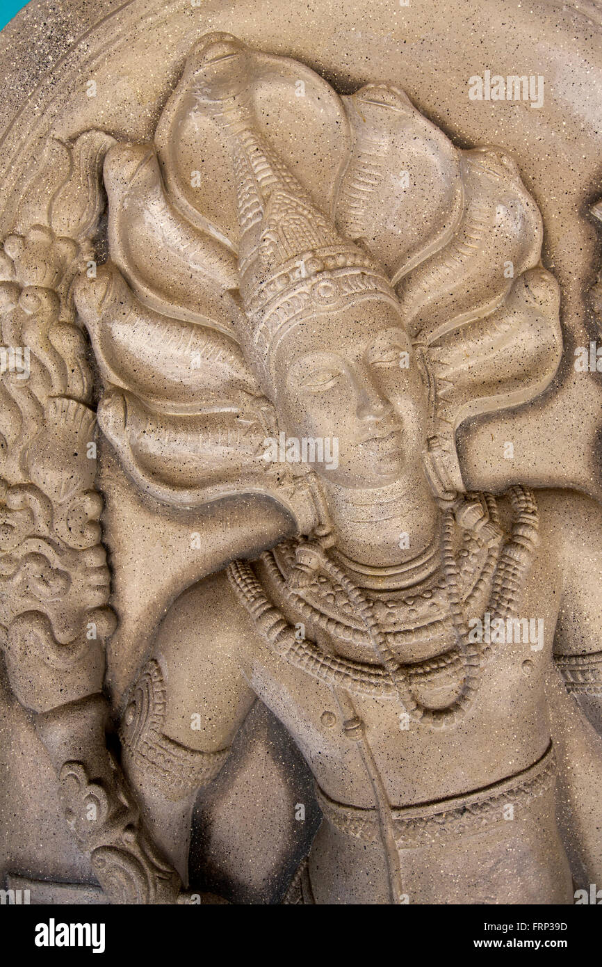 Sri Lanka, Anuradhapura, Sri Maha Bodi Tempel modelliert Avalokiteshvara Figur mit Cobra-Haube Stockfoto