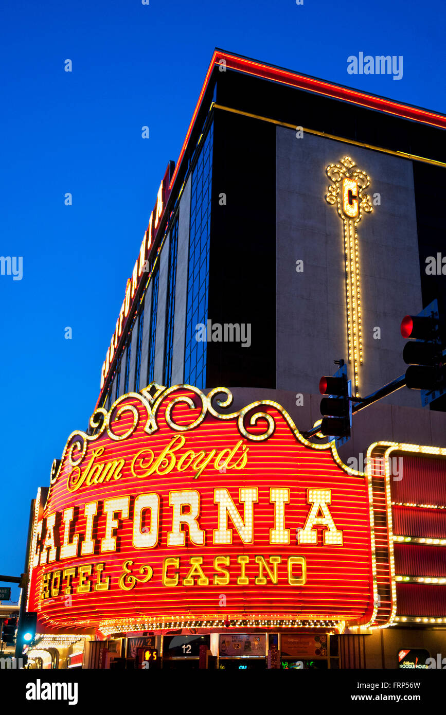 Sam Boyd California Hotel und Casino in der Dämmerung in der Fremont District von Las Vegas, Nevada Stockfoto