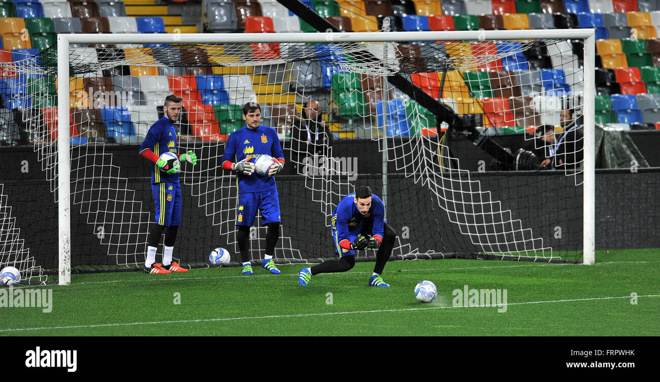 Udine, Italien. 23. März 2016. Spaniens Torhüter während des Trainings für die freundliche Fußball Spiel zwischen Italien und Spanien in Dacia Arena am 23. März 2016. Foto Simone Ferraro / Alamy Live News Stockfoto