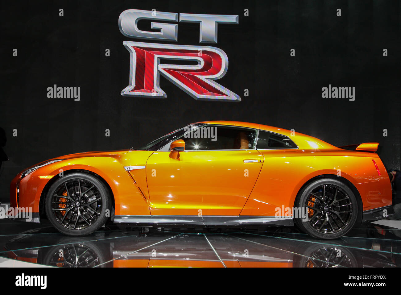 Manhattan, New York, USA. 23. März 2016. Eine Nissan GT-R auf der New York International Auto Show 2016, im Jacob Javits Center vorgestellt. Dies war Press Preview Day Stockfoto