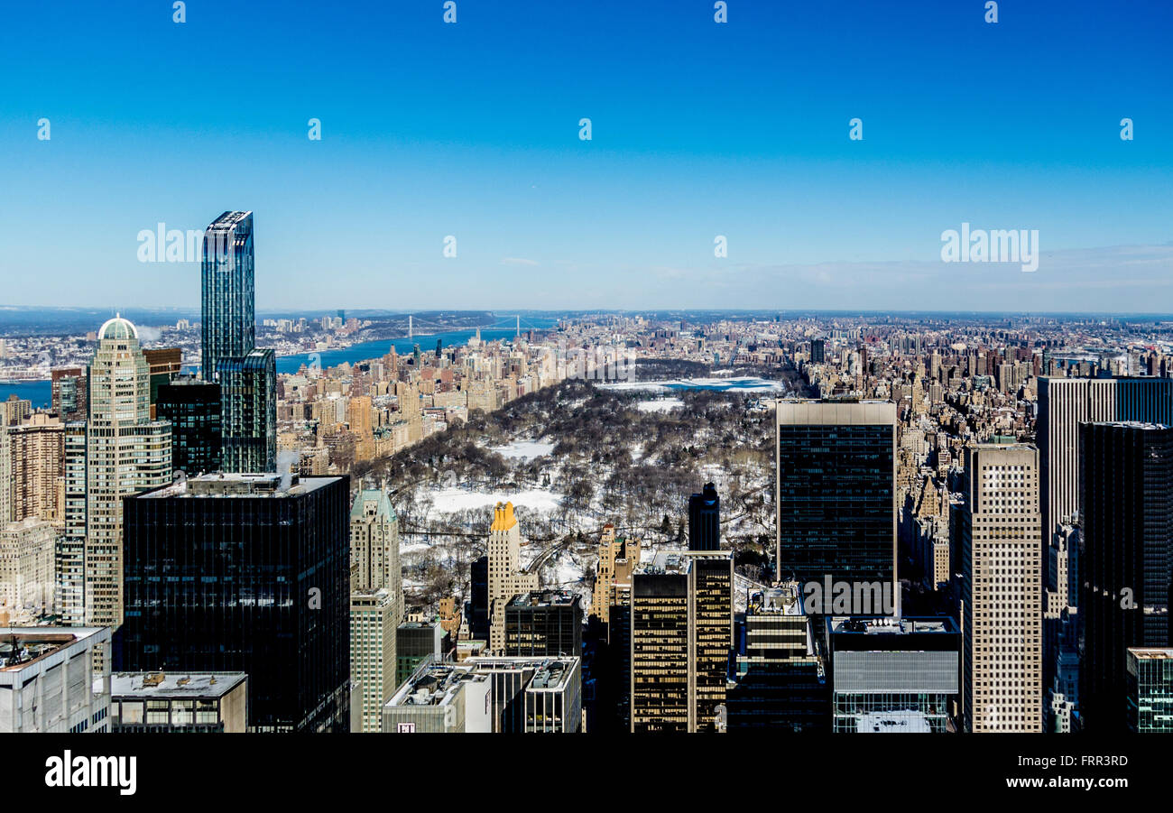 Central Park in New York City betrachtet von der Aussichtsplattform des Rockefeller Center in New York City, USA. Stockfoto