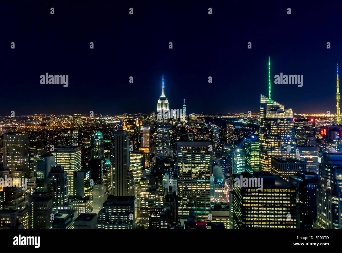 Das Empire State Building, New York City, USA, von der Aussichtsplattform des Rockefeller Center (Top of the Rock) betrachtet. Stockfoto