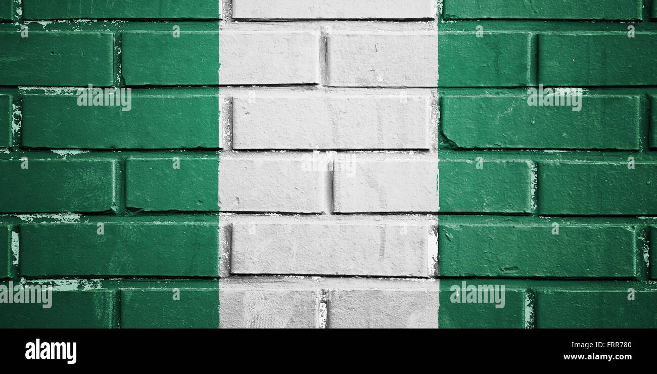 Nigeria Flagge auf Textur Ziegelmauer Stockfoto