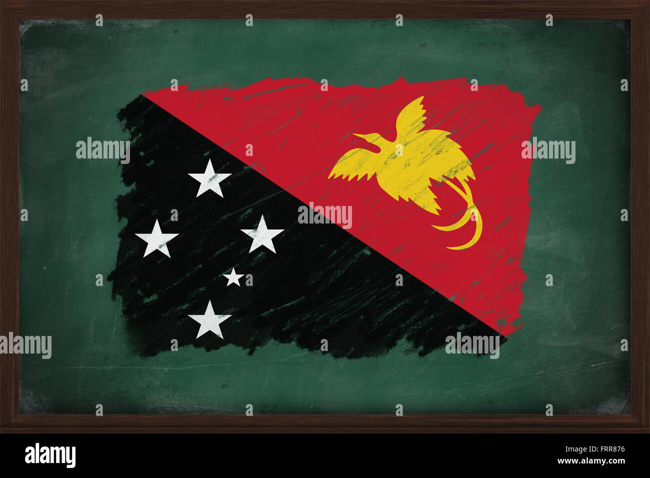 Papua-Neu-Guinea Flagge bemalt mit Farbe Kreide auf alte Tafel Stockfoto