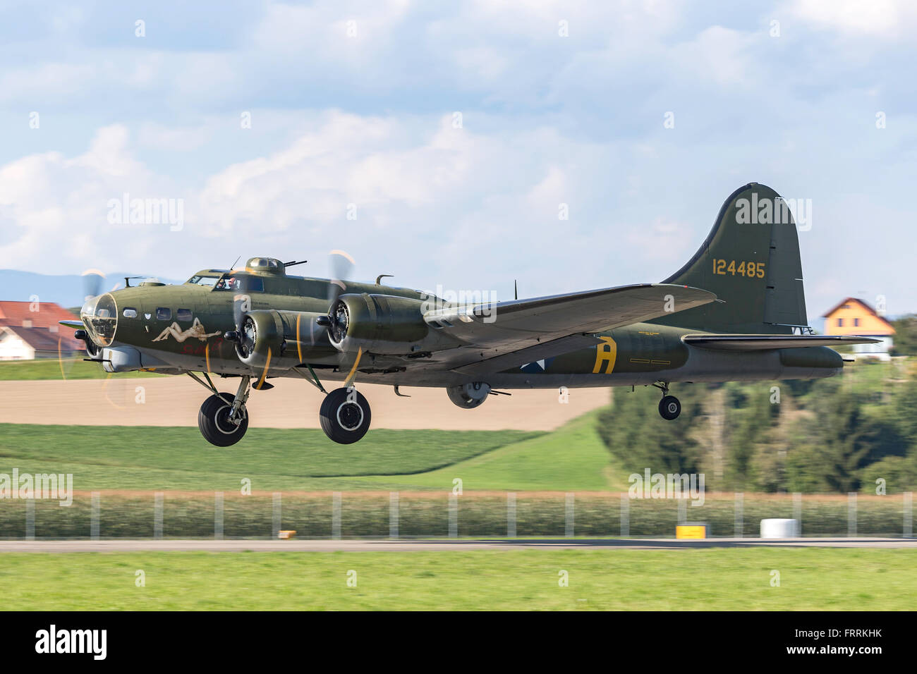 Boeing B 17g Flying Fortress G Bedf Bekannt Als Sally B Ist Ein Zweiten Weltkrieg Bomber Flugzeug Stockfotografie Alamy