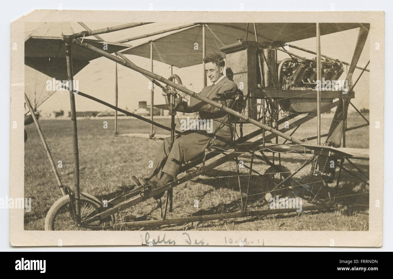 [Mann sitzt in Ely-Curtiss Model D geleitet Pusher] Stockfoto