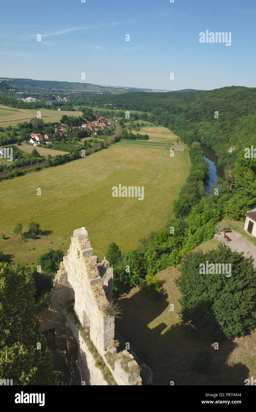 Rudelsburg, Blick vom Turm über Fluss Saale, Deutschland Stockfoto