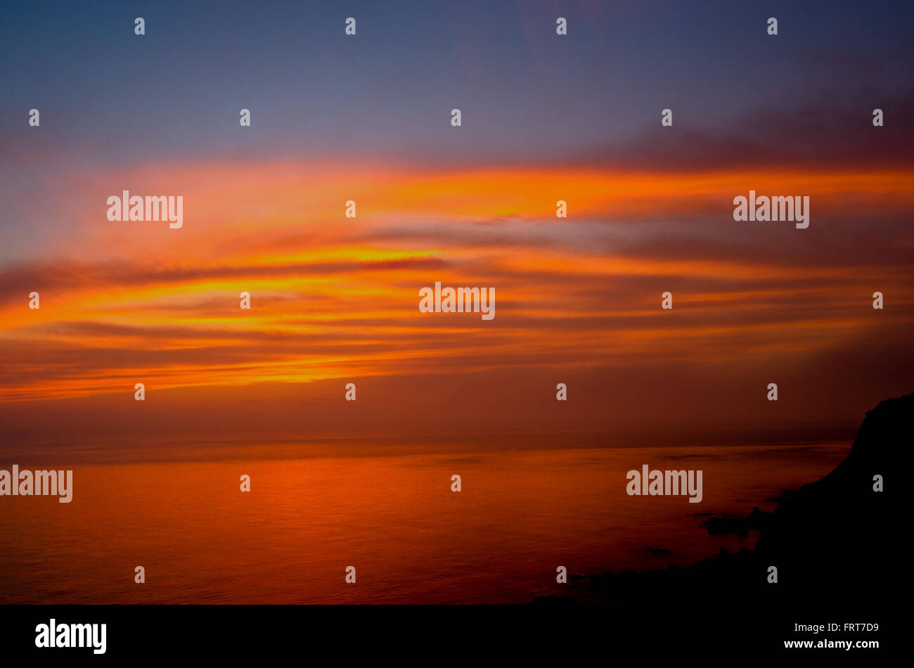 Feuer am Himmel. Stockfoto