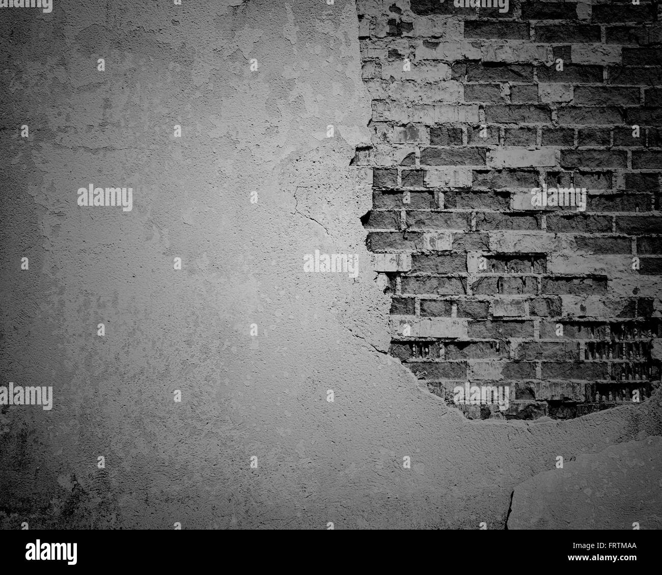 Schwarz Grunge verwittert, rissige Ziegel Wand Textur Stockfoto