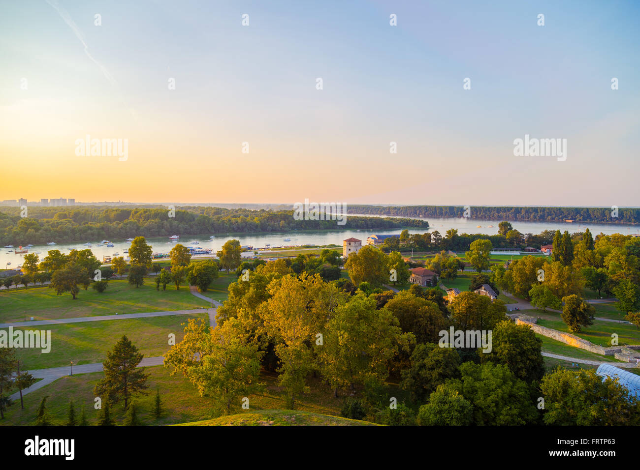 Sehen Sie sich auf der Kreuzung der Fluss Sava und der Donau in Belgrad, Serbien Stockfoto