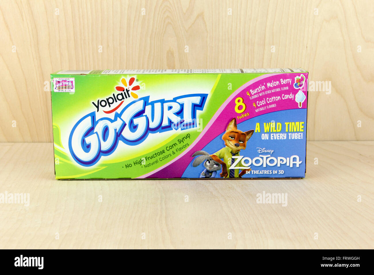 SPENCER, WISCONSIN, 23. März 2016 acht Pack von Yoplait GoGurt Yoplait ist ein französischer ansässiges Unternehmen, gegründet im Jahr 1965 Stockfoto