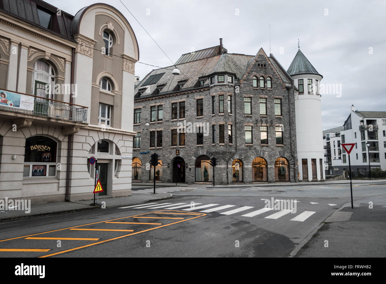 Der Kreuzung im Zentrum von Alesund. Stockfoto