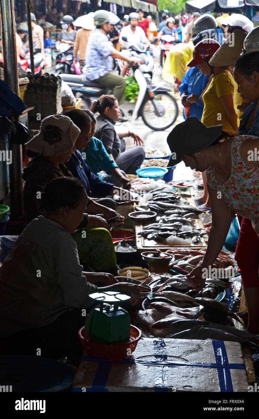 Auswahl von Fisch auf dem Markt, Hoi an, Vietnam Stockfoto
