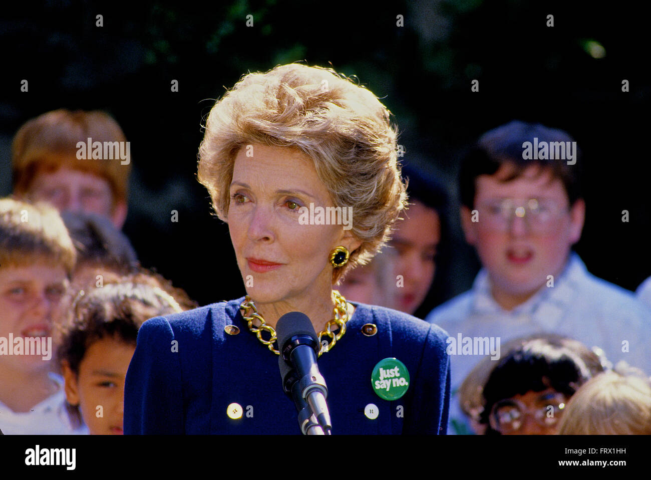 Washington, DC. 1987 First Lady Nancy Reagan richtet sich an Studierende über "Nur sagen Nein zu Drogen" auf dem South Lawn des weißen Hauses: Mark Reinstein Stockfoto