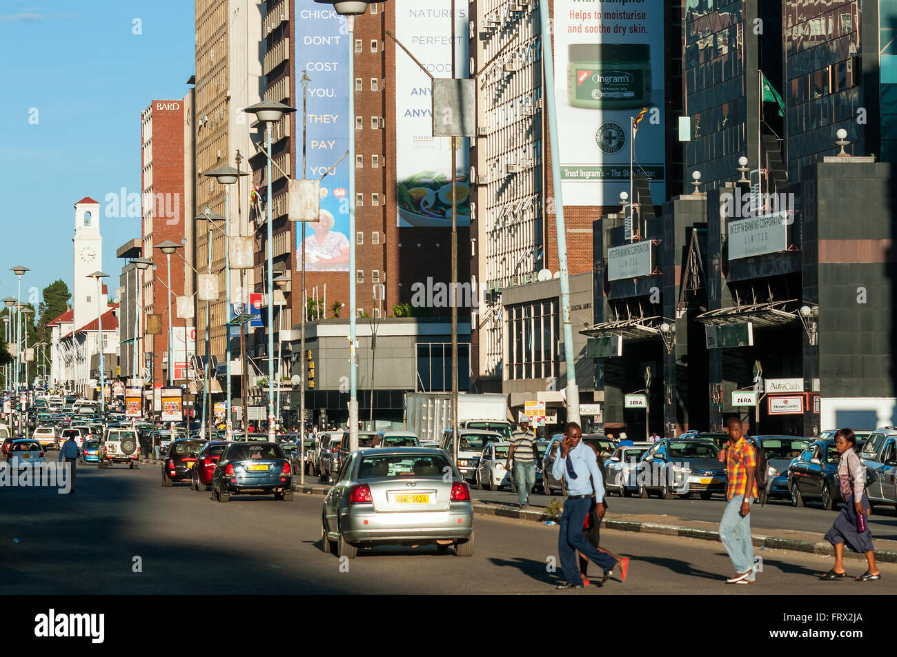 Blick nach Osten Samora Machel Avenue, CBD, Harare, Simbabwe Stockfoto