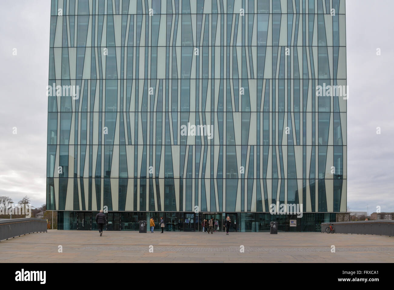 Universität von Aberdeen - Old Aberdeen Campus - The Sir Duncan Reis Library - entworfen vom dänischen Architekten Schmidt Hammer Lassen Stockfoto