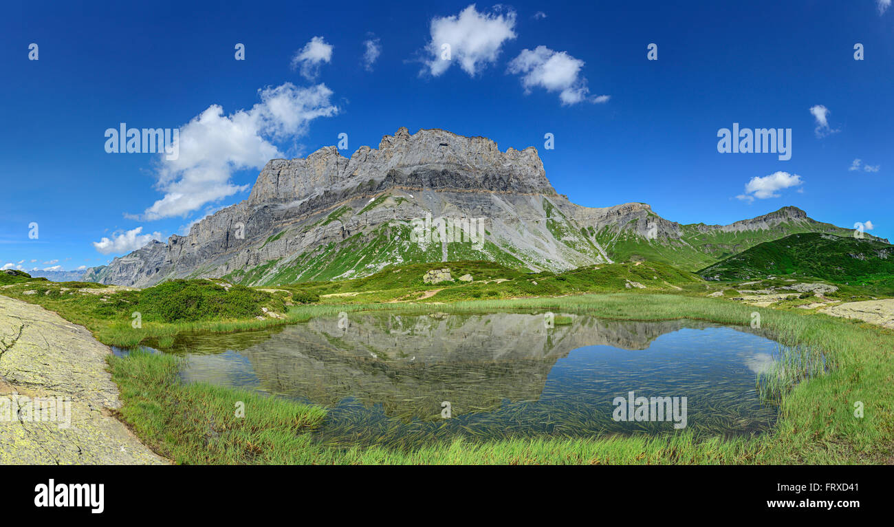 Blick See Lac de Pormenaz Rochers des Fiz, Passy Nature Reserve, Haute-Savoie, Rhone-Alpes, Frankreich Stockfoto