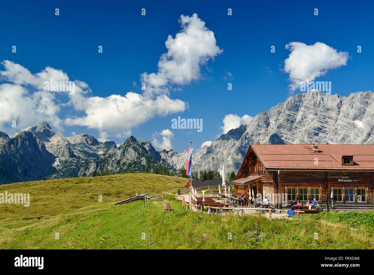 Alphütte Gotzenalm vor Hundstod und Watzmann-Massivs, Gotzenalm, Nationalpark Berchtesgaden, Berchtesgadener Alpen, Upper Bavaria, Bavaria, Germany Stockfoto