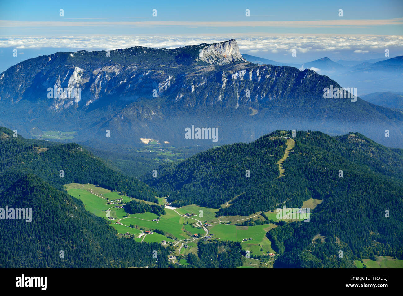 Untersberg und Ski Gebiet bei Toter Mann, Hochkalter, Nationalpark Berchtesgaden, Berchtesgadener Alpen, Upper Bavaria, Bavaria, Germany Stockfoto