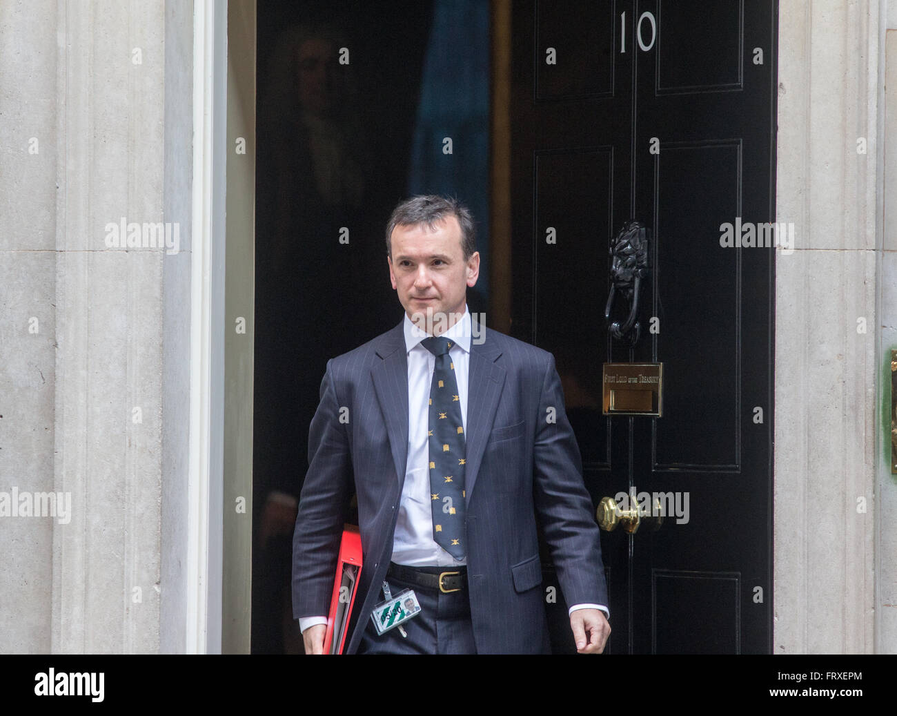 Neuer Staatssekretär für Wales, Alun Cairns in der Downing Street für eine Kabinettssitzung nach seiner neuen Termin Stockfoto
