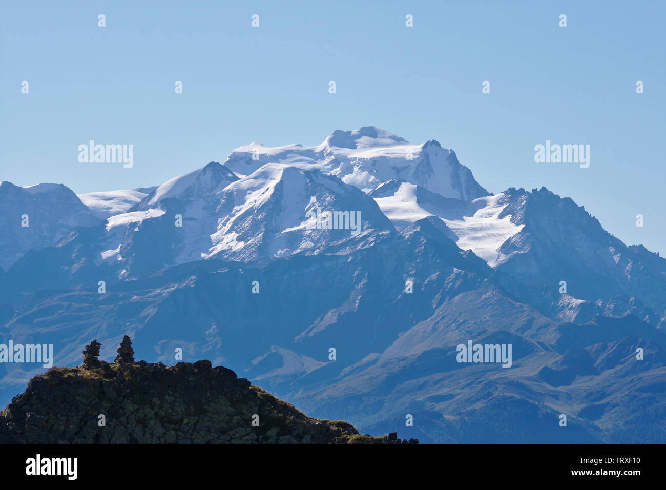 Grand Combin, gesehen von Demecre in der Nähe von Martigny, Schweiz Stockfoto