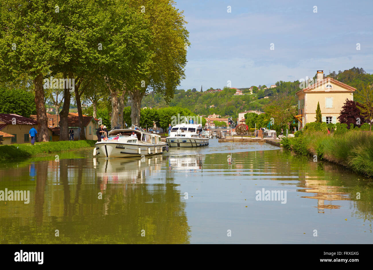 Hausboote auf Canal de Garonne, Moissac, Abt. Tarn-et-Garonne, Region Aquitaine, Frankreich, Europa Stockfoto