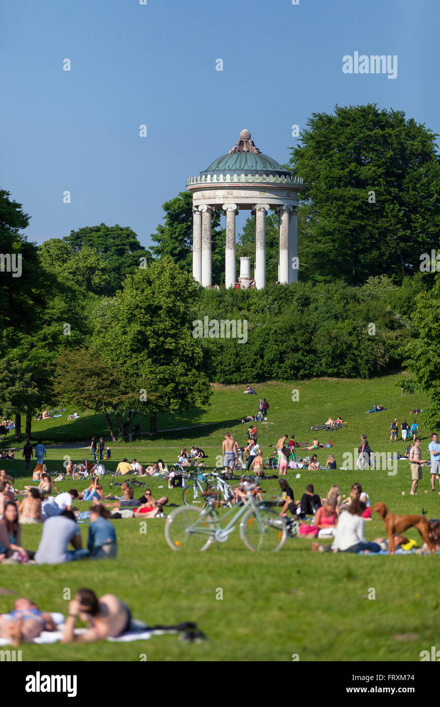 Sommer Im Englischen Garten Mit Monopteros Englischen Garten