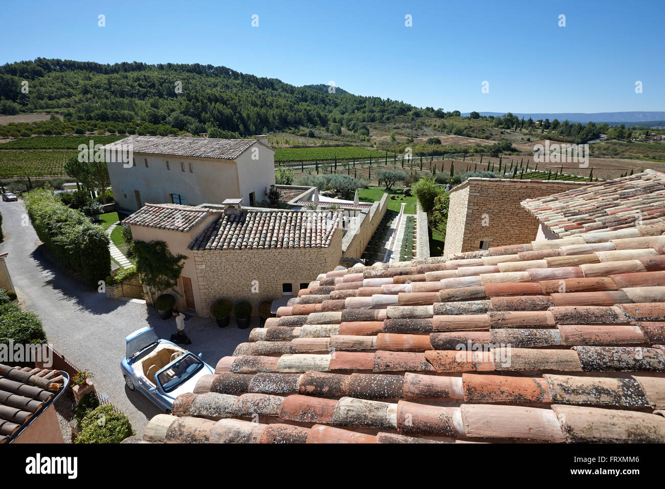 Blick über die Dächer von einem Hotel, Saint-Saturnin-Les-Apt, Provence, Frankreich Stockfoto