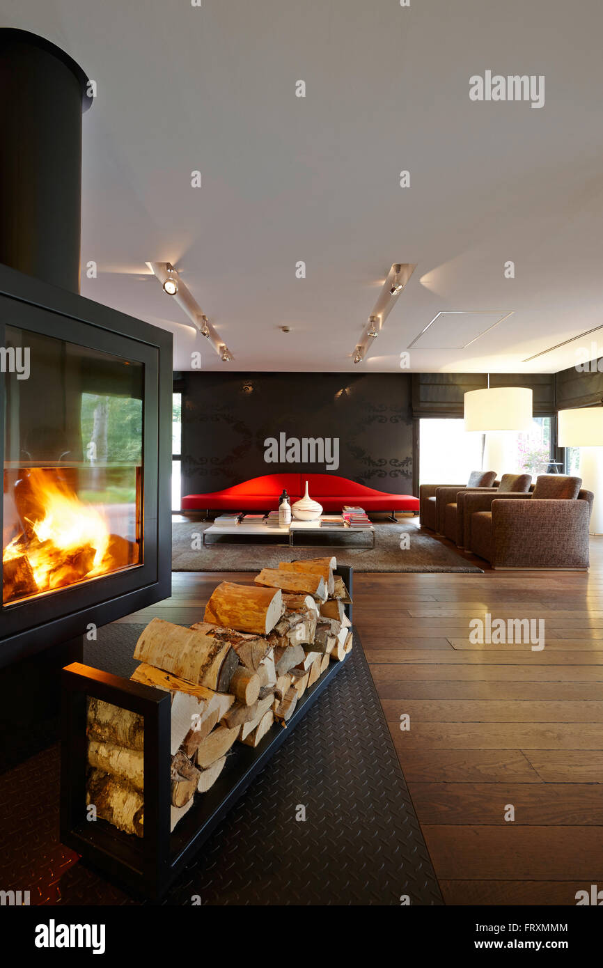 Hotel-Lobby mit Feuer Platz, Baerenthal, Moselle, Lothringen, Frankreich Stockfoto