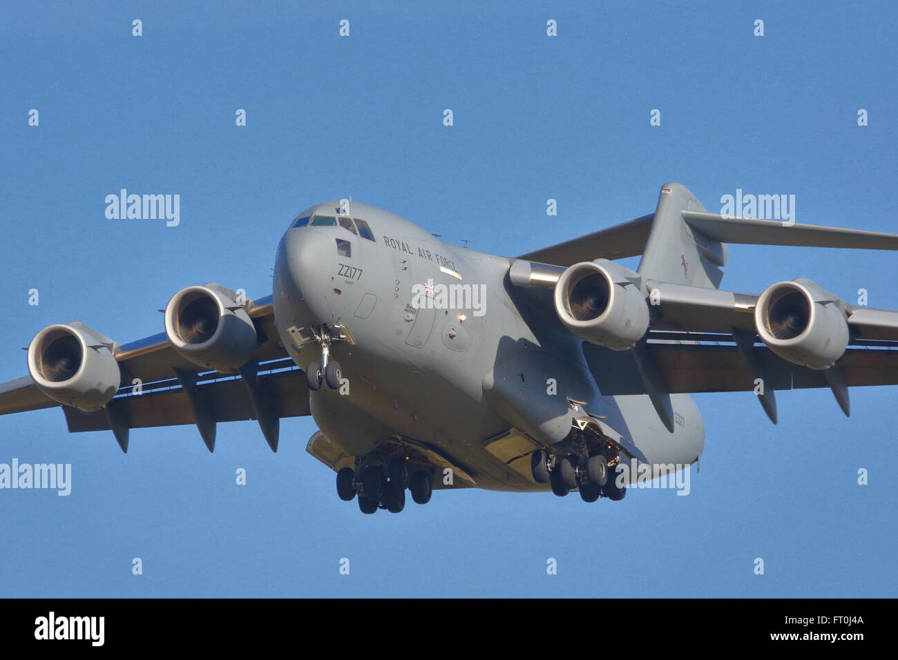RAF McDonnell Douglas C-17 Globemaster ZZ 177 Landung in Brize Norton, Großbritannien Stockfoto