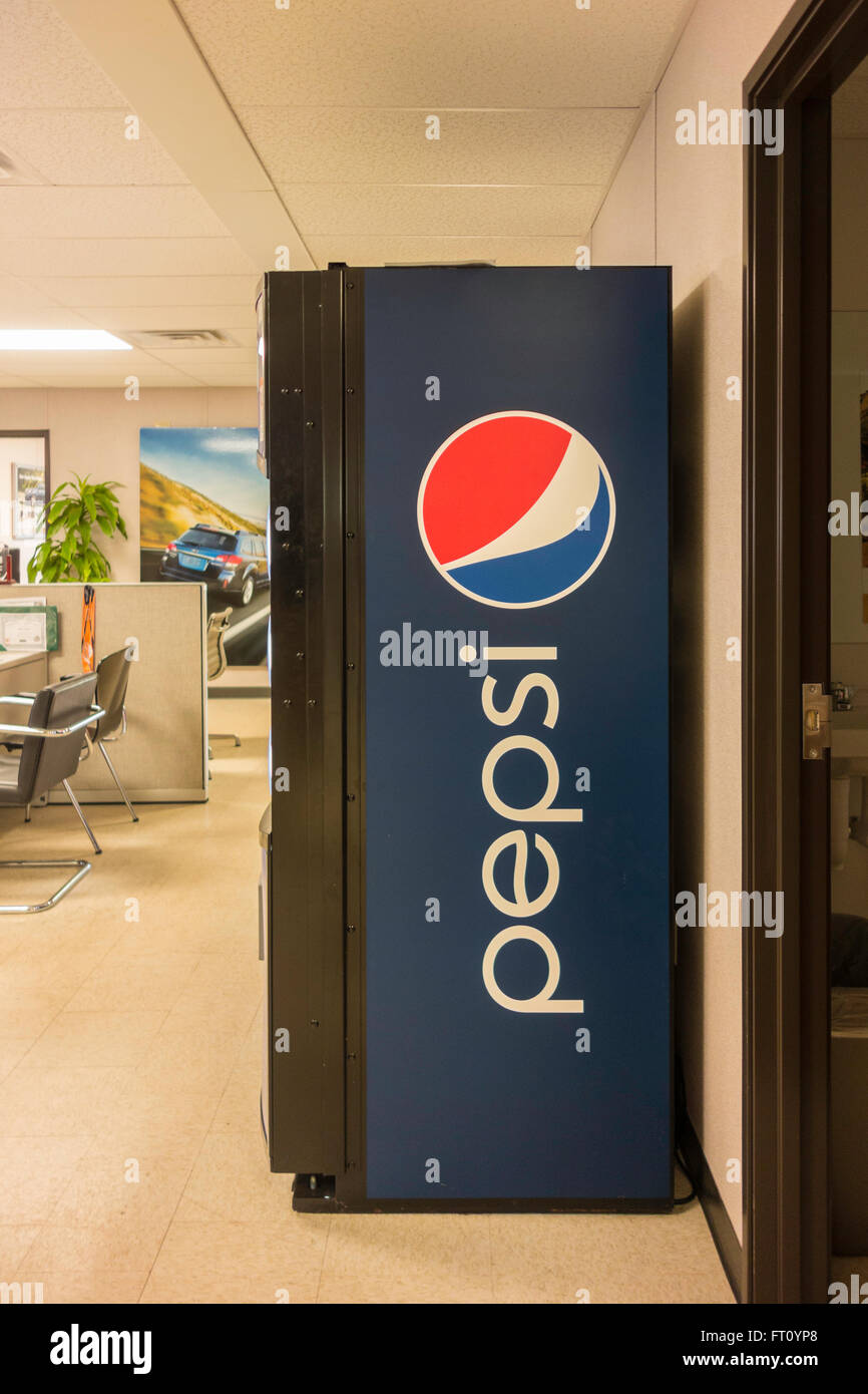 Ein gekühlter Kühler Verzicht auf Pepsi Cola. USA. Stockfoto