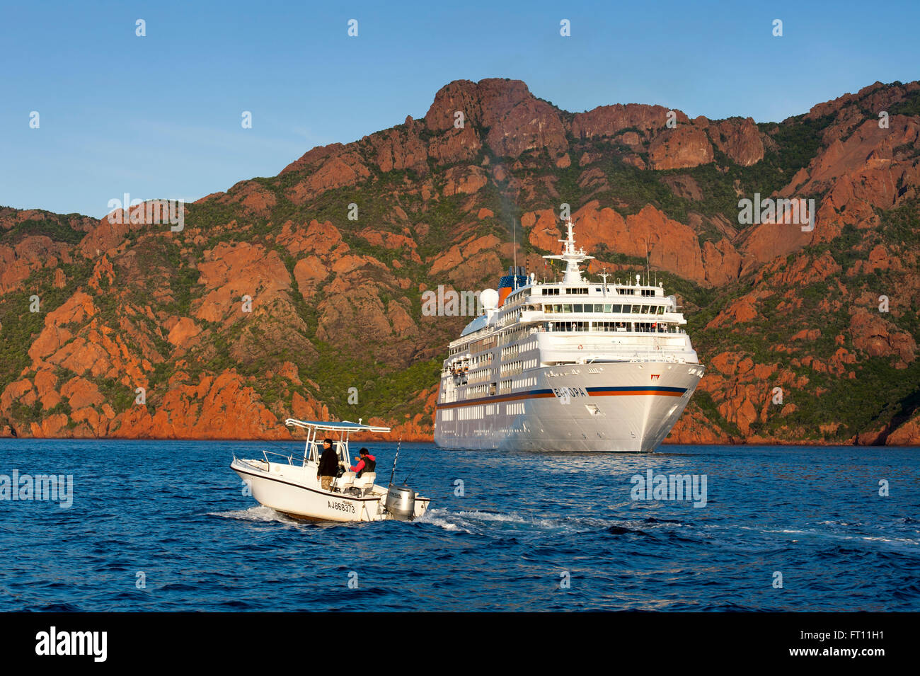 Kreuzfahrt Schiff, Golf von Girolata, Korsika, Frankreich Stockfoto