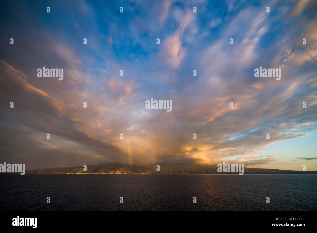 Wolken über der Insel La Réunion, Indischer Ozean, Frankreich Stockfoto