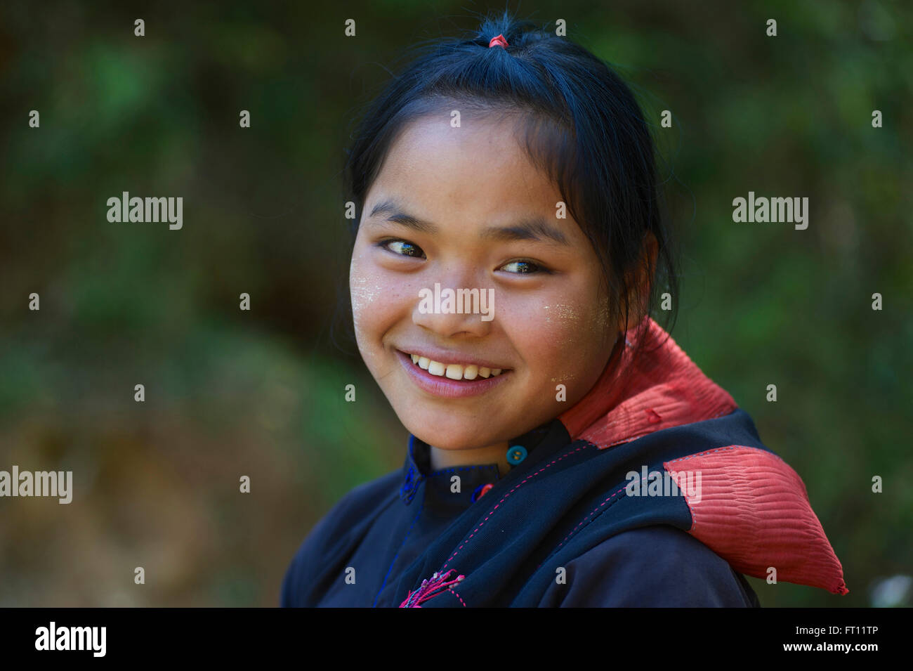 Jung Eng, Ann-Frau in traditioneller Kleidung in der Nähe von Kyaing Tong, Kentung, Shan State in Myanmar Burma Stockfoto