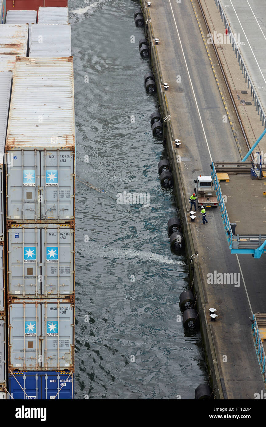 Containerschiff im Hafen, Rotterdam, Südholland, Niederlande Stockfoto