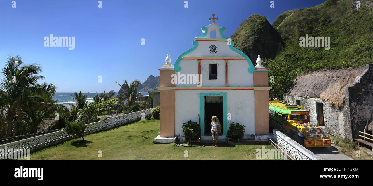 Ivatan Frau in Chavayan Kapelle, Sabtang Insel Batanes, Philippinen, Asien Stockfoto