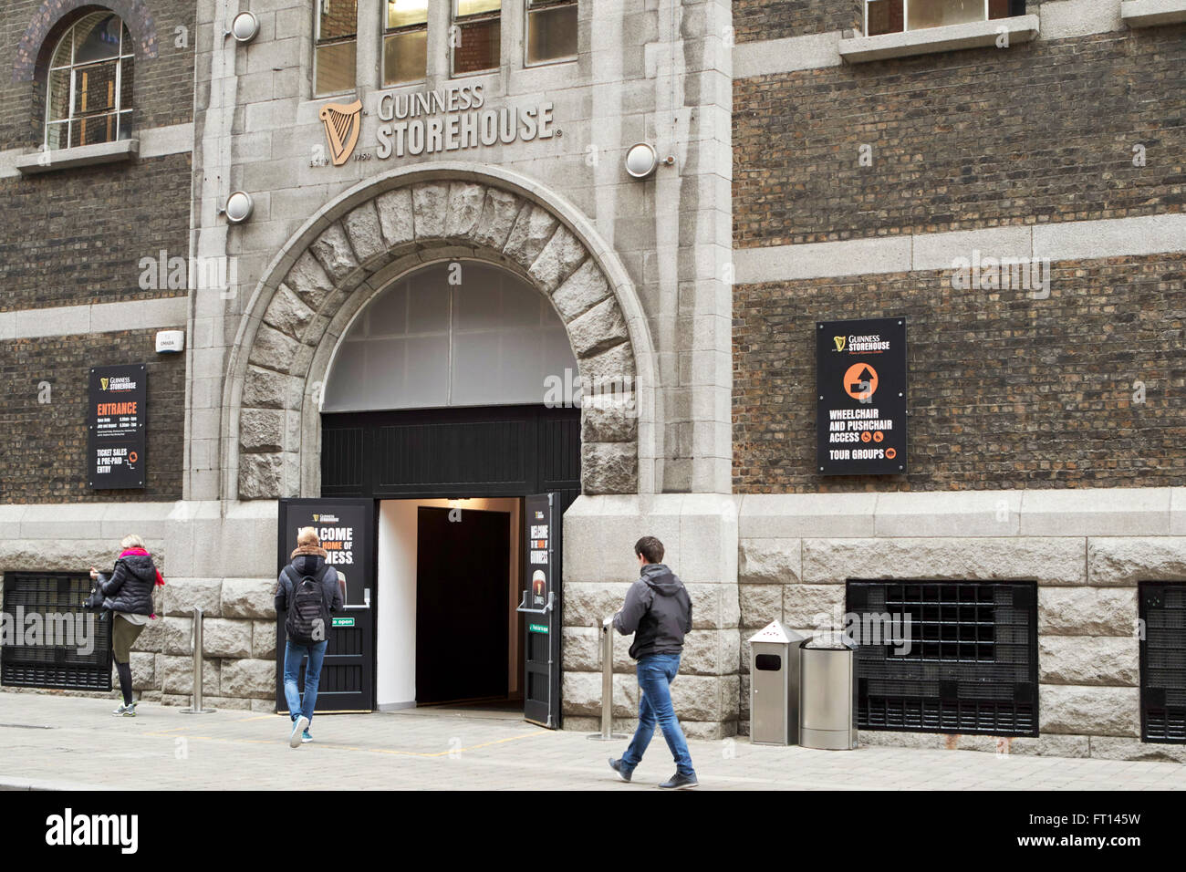 Eingang zum Guinness Storehouse Dublin Irland Stockfoto