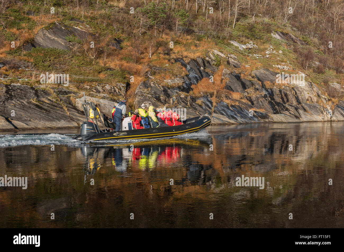 Reiten der Saltstraumen in einem Festrumpfschlauchboot. Bodø im Nordland County, Norwegen. Europa Stockfoto