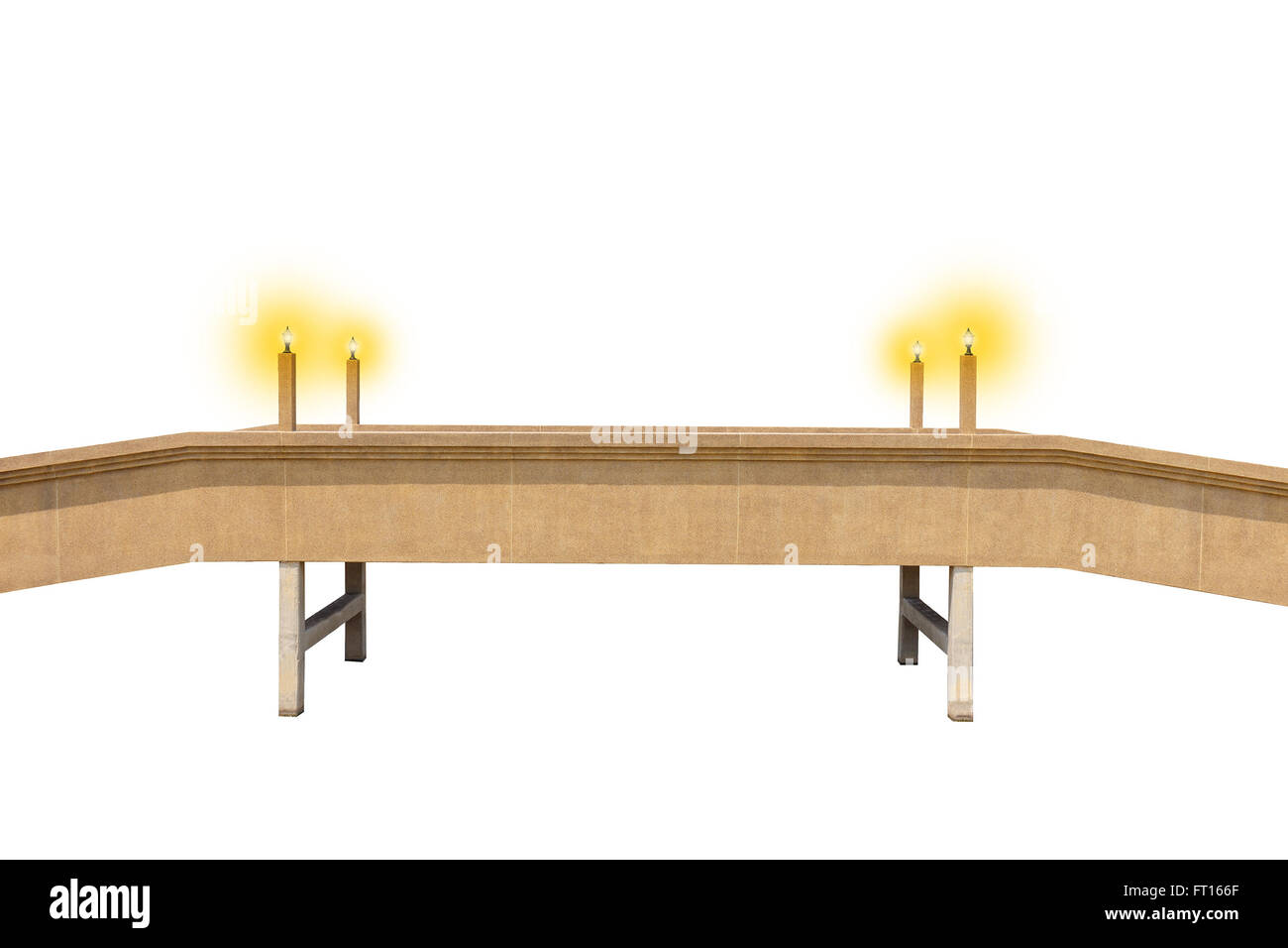 Isolierte kleine Brücke mit leuchtender Lampe Pfosten auf dem weißen Hintergrund Stockfoto