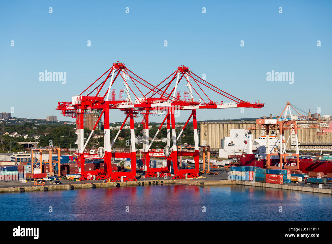 Fracht- und Frachter in der Nähe von Halifax, Nova Scotia Stockfoto