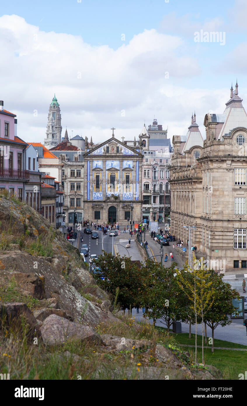 Skyline des alten Teils der Stadt Porto, Portugal. Stockfoto