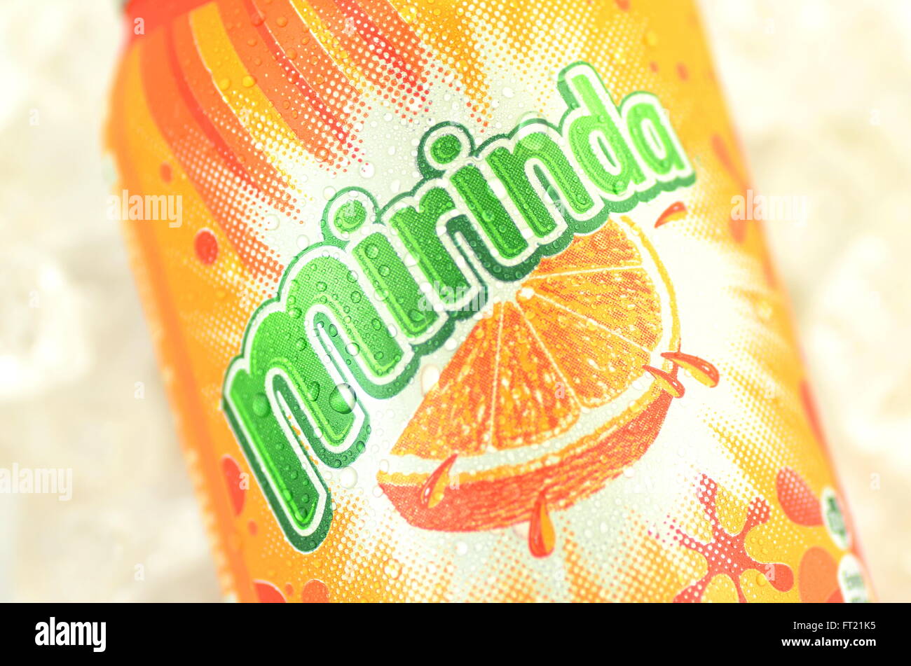 Mirinda Getrank In Der Dose Auf Dem Eis Isoliert Auf Weissem Hintergrund Stockfotografie Alamy