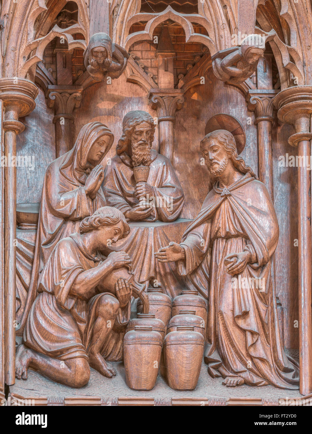 Jesus verwandelt Wasser in Wein, während das Fest der Hochzeit zu Kana auf Geheiß seiner Mutter. Stockfoto