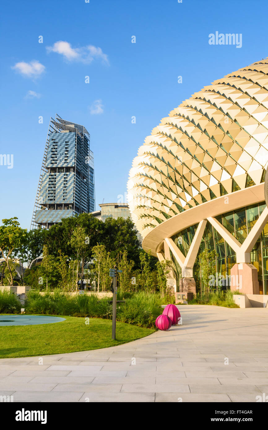 Der Vorplatz Garten des Esplanade - Theatres on the Bay, Singapur Stockfoto