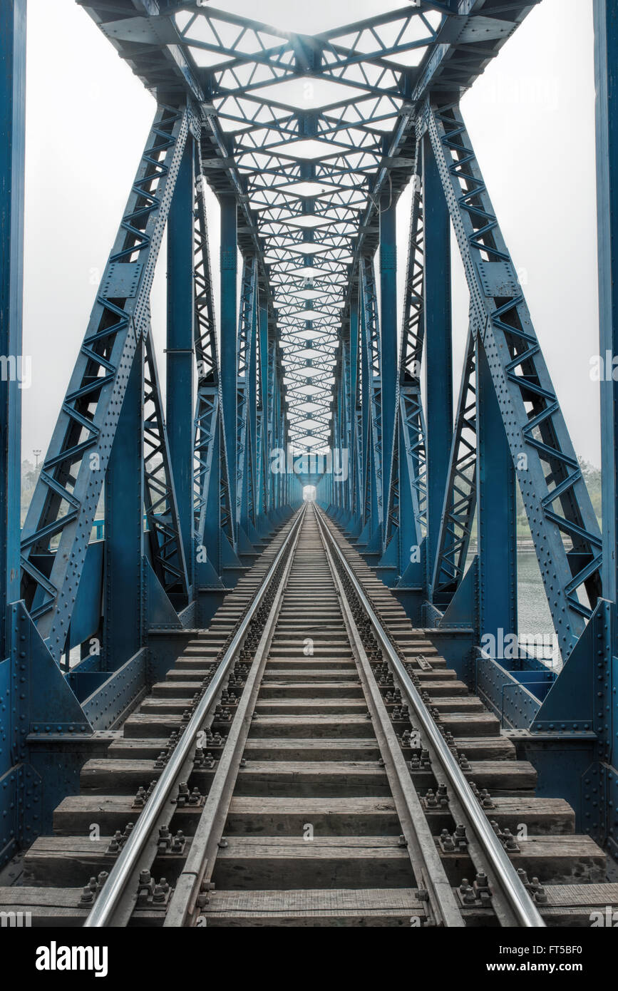 Eisenbahnbrücke aus Stahl Stockfoto