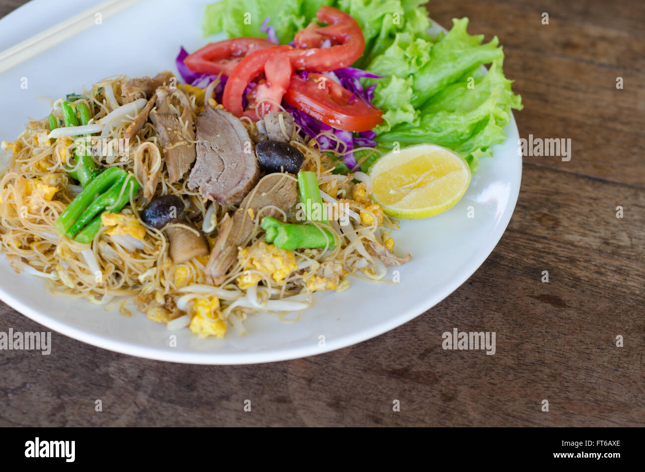 Thai-Stil rühren gebratener Reisnudeln mit Ente Stockfoto